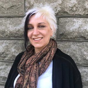 Meet your Posher, Leslie